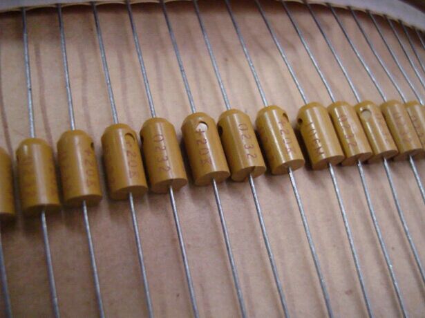 T322C106M020AS7200 钽质电容器固体铅 20V10uF 20%  KEMET