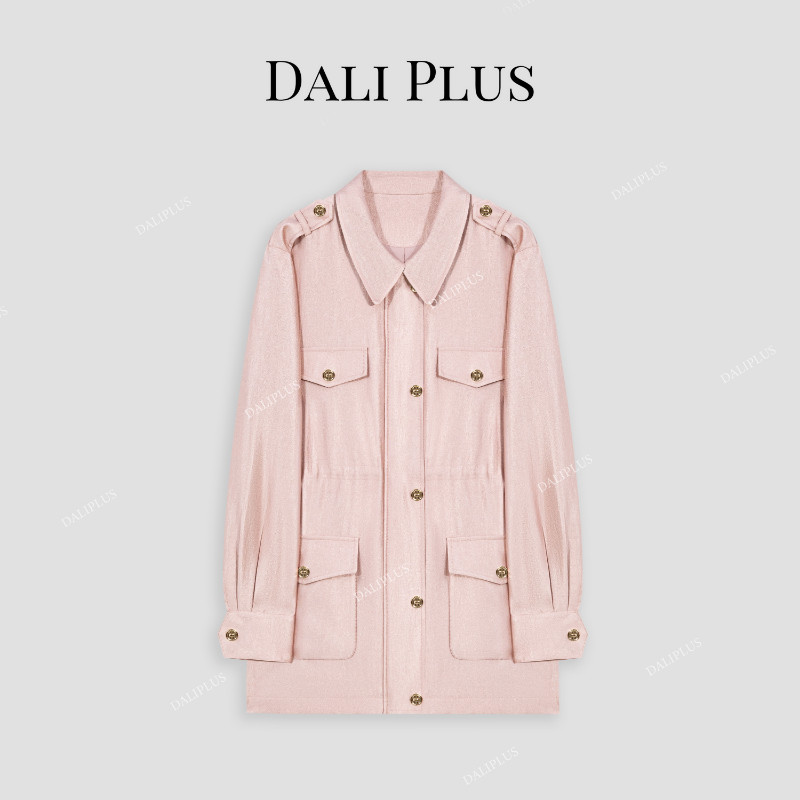 DALI PLUS轻奢高级感蜡粉色重工金扣收腰时髦风衣外套-D5SS1012