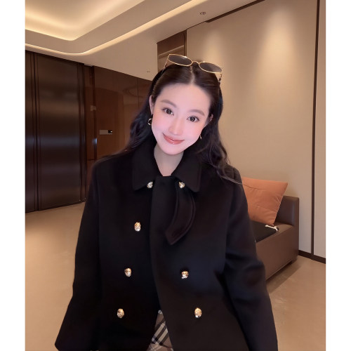 大李plus“100绵羊毛”翻领双排金扣收腰短款毛呢外套-SD604256