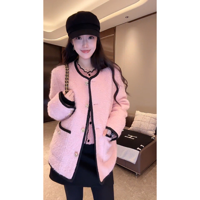 大李plus“粉黑撞色圈圈呢鹅绒”羊毛三星95白鹅绒服-D5MM3310