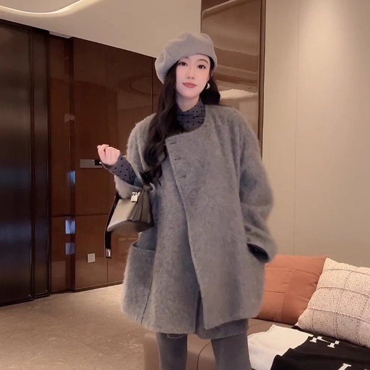 大李plus“10羊绒拉绒+90羊毛” 三粒扣灰毛呢大衣-D5CH5397