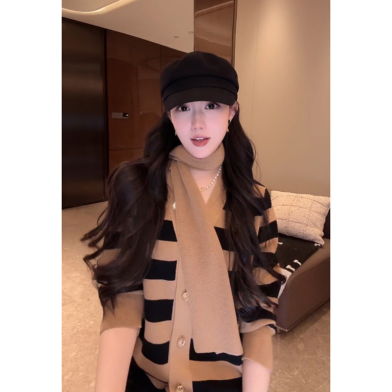 大李plus“可拆卸围巾条纹毛衣”100绵羊毛混纺针织衫-D5CH5436-1