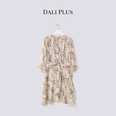 大李plus“飘带收腰豹纹蛋糕连衣裙”时髦精连衣裙-SD601201