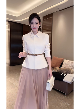 大李plus70醋酸粉一体式白西装裙女春季假两件优雅时髦长款连衣裙