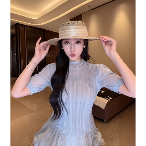 大李plus氢氧感亚麻竖坑条针织T恤女夏季收腰坑条鱼尾显瘦上衣