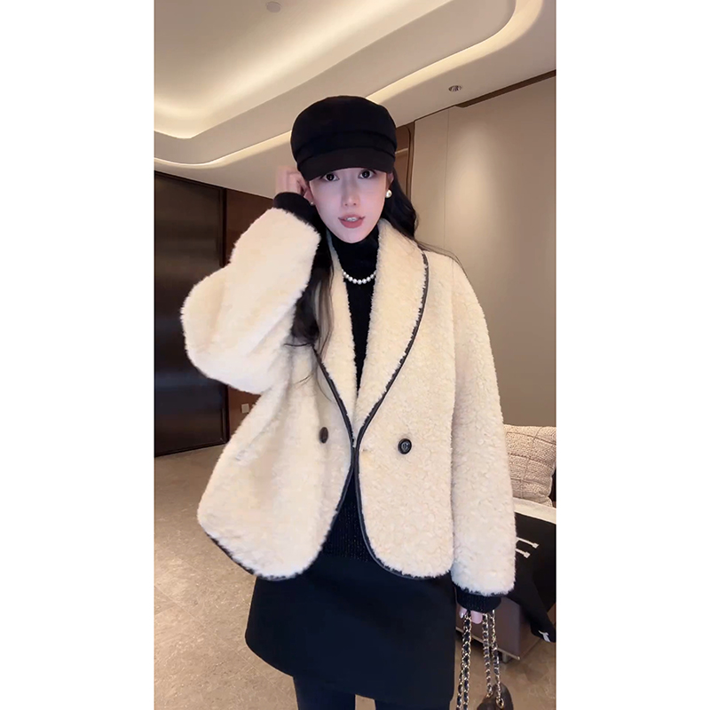 皮革包边撞色短款外套