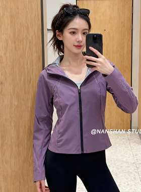 秋季新款运动户外连帽外套防水防晒修身短款fast and fre冲锋衣女