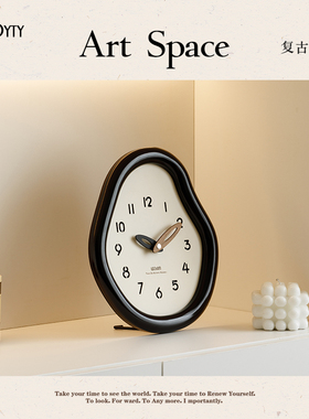 法式中古风侘寂奶油客厅玄关桌面台式电视柜黑白时钟摆件装饰品