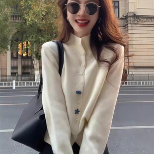 白色半高领毛衣开衫女秋冬季2026新款可外穿内搭打底衫针织衫上衣