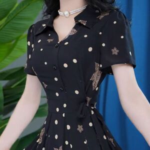 时尚短袖印花连衣裙女2026夏季新款气质系带收腰显瘦中长减龄裙子