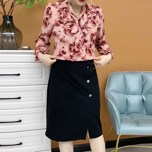 2026早春新款时尚大码假两件连衣裙女气质木耳边拼接遮肚显瘦裙子