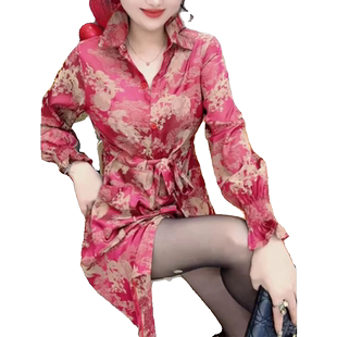 大码红色时尚衬衫裙女2026春季新款洋气收腰显瘦拼接印花连衣裙子