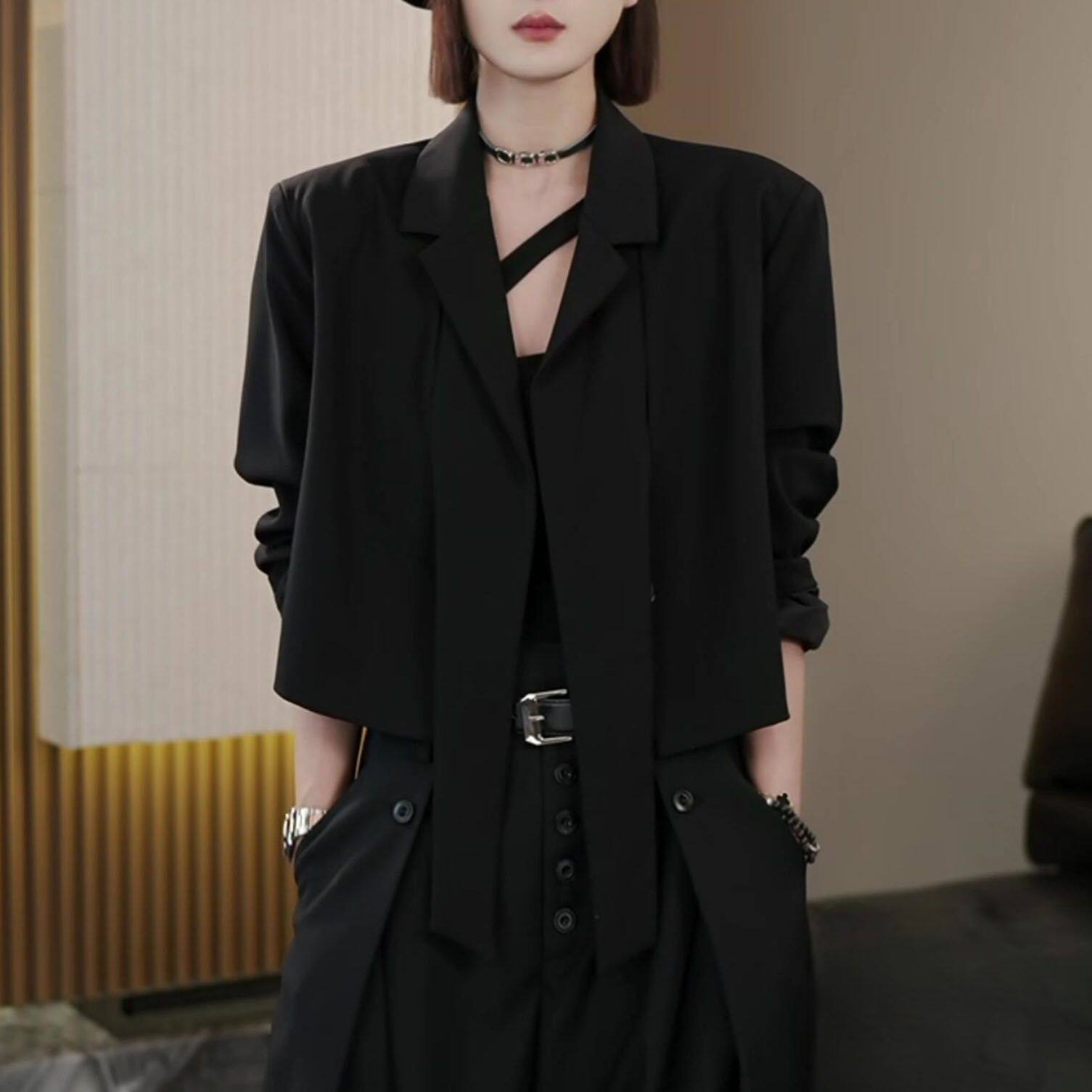 时尚洋气设计感飘带拼接西服