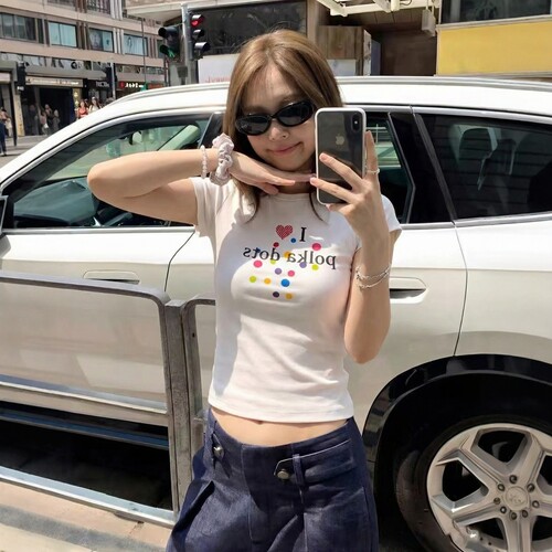 韩系辣妹彩色波点印花正肩短袖t恤女夏季修身显瘦绝美单穿小上衣