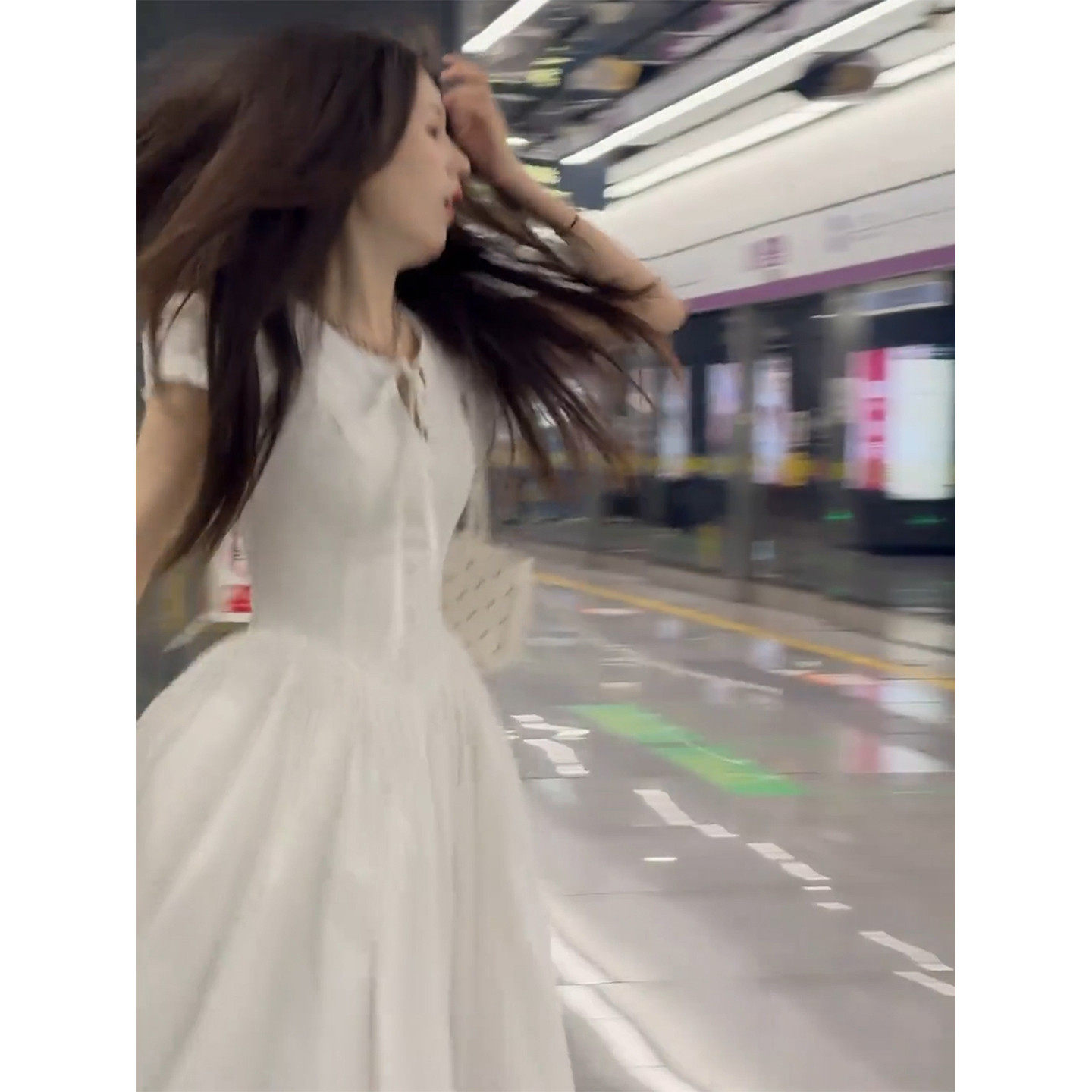 白色轻奢女装气质高级感短袖连衣裙2026夏季新款夏装长裙法式裙子