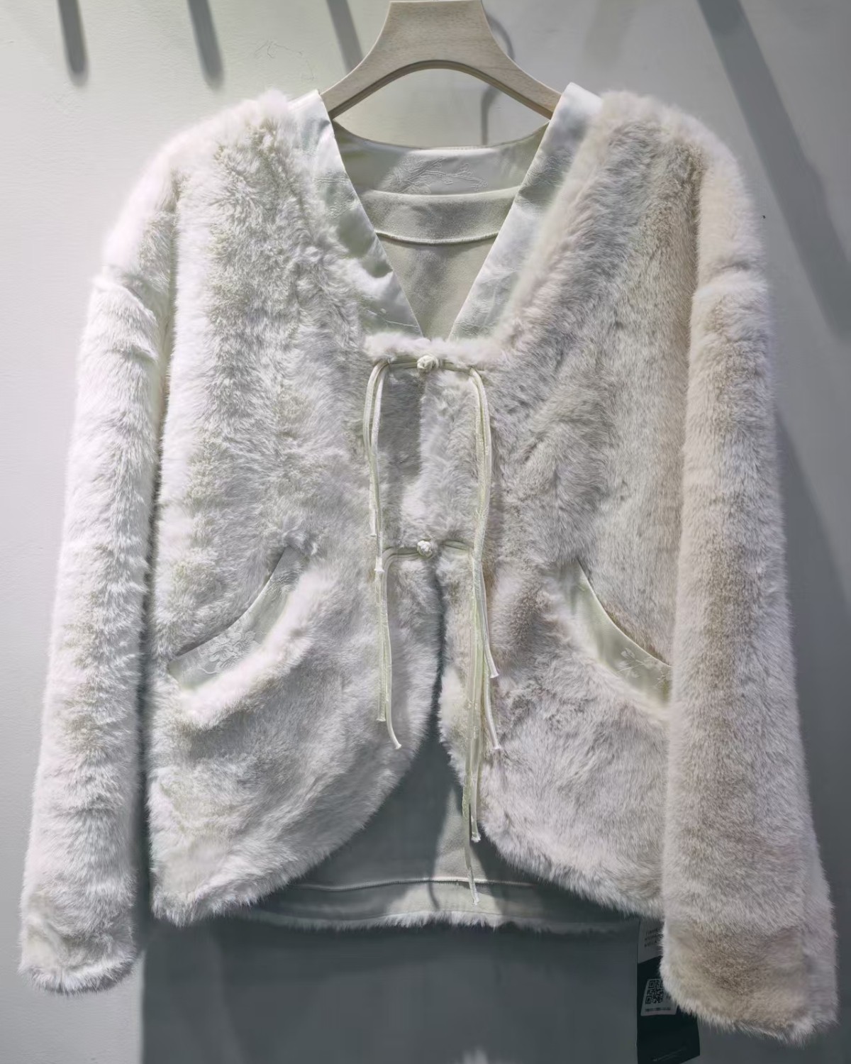 SICA 2026新款新中式国风盘扣保暖毛毛外套女