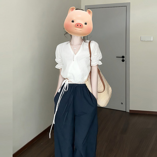 夏季 衬衣女2025新款 设计感掐腰上衣 衬衫 白色蕾丝绑带V领交叉短袖