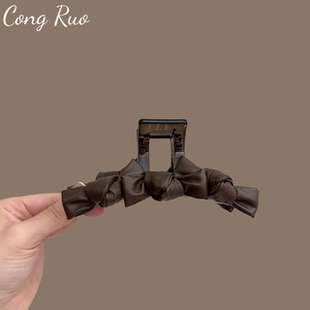 高级感皮质海带结皮质抓夹后脑勺大号盘发鲨鱼夹设计感衣架发抓子