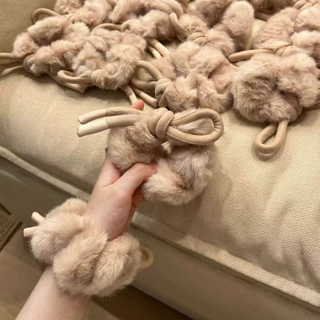 韩式毛茸茸秋冬软糯绒毛蝴蝶结发圈发绳精致百搭气质扎发头饰头绳