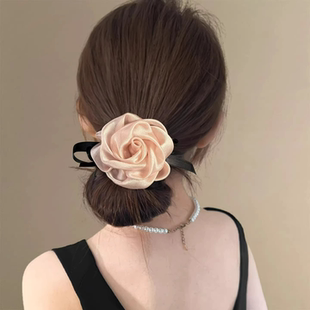 缎面玫瑰花蝴蝶结扎发大肠发圈女高级感时尚 洋气头绳发绳2026新款