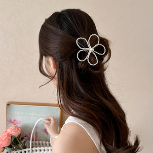 可爱珍珠 侧边刘海夹高级感鸭嘴夹女旅行发卡头饰 珍珠花朵发夹