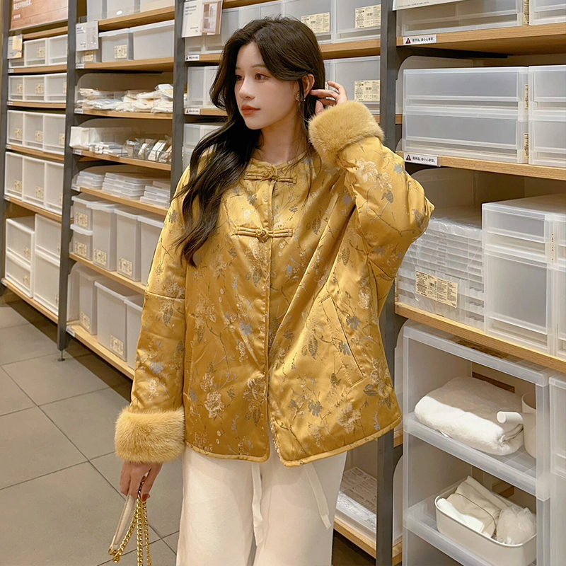 今年流行超好看黄色新中式棉服2024冬季复古加厚国风提花盘扣外套