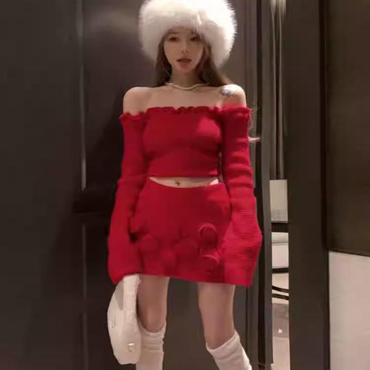 2025年新款红色一字肩木耳边针织衫女秋季高腰立体花朵短裙两件套