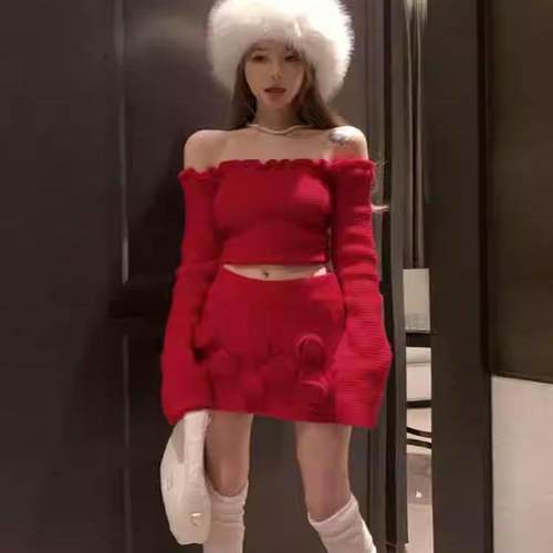 2025年新款红色一字肩木耳边针织衫女秋季高腰立体花朵短裙两件套