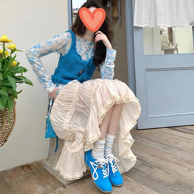 早春女穿搭碎花t恤吊带针织马甲