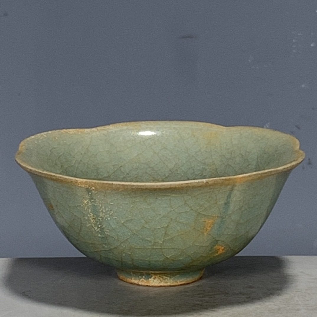 古玩瓷器收藏 宋代汝瓷土沁钙化花口小碗花口盏摆件