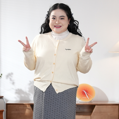 福饮沸别【黄色枫叶】大码胖mm秋季休闲圆领黄色针织上衣YP25110