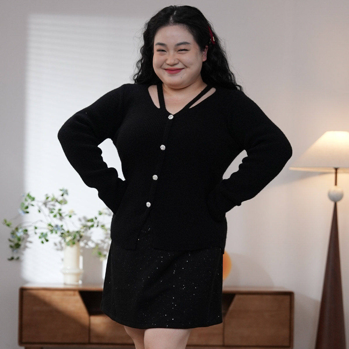 福饮沸别【点缀肩线】秋冬大码胖mm显瘦气质镂空针织上衣25204