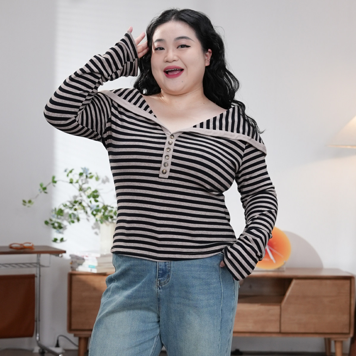 福饮沸别【月光手书】大码胖mm 休闲条纹翻领一字肩上衣2572-1