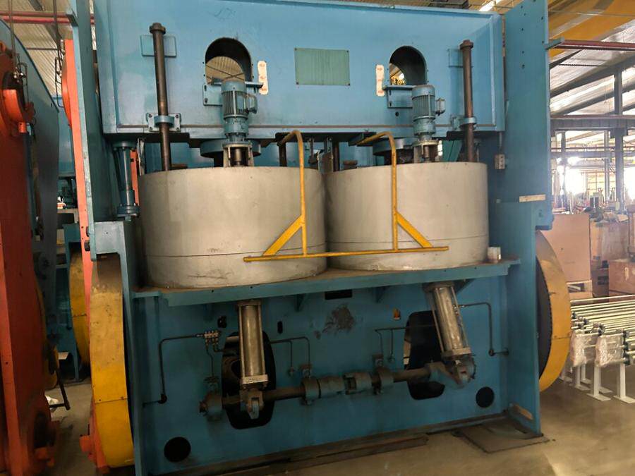 3月24日青岛双模定型硫化机设备散件一批网络拍卖公告