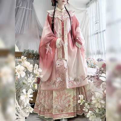 原创汉服女【小甜甜】明制刺绣云肩立领对襟衫马面裙粉色簪花套装