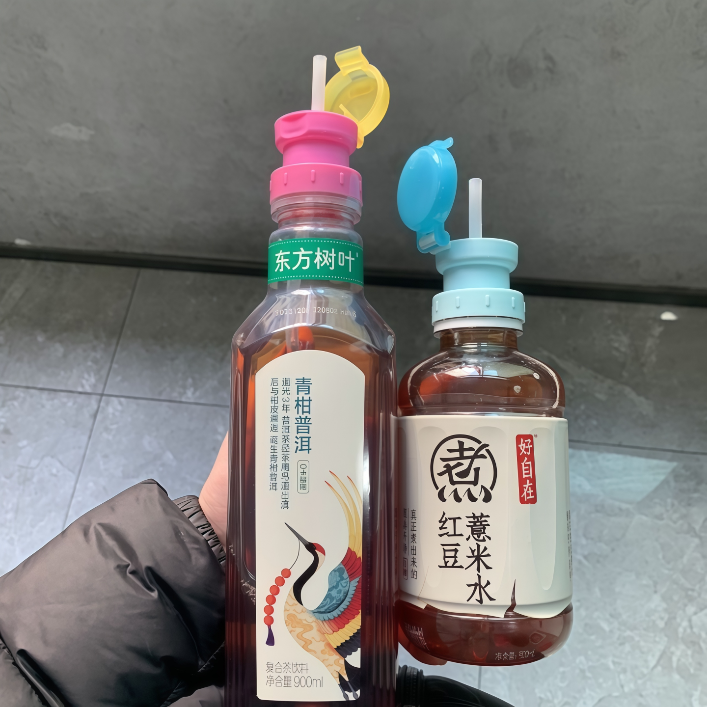 矿泉水吸管盖转换喝水神器防呛水瓶盖儿童水瓶宝宝嘴头帽通用饮料