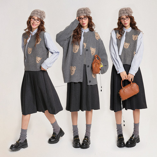 小熊头开衫灰色毛针织衫