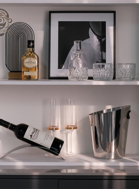 现代轻奢样板间售楼处酒柜软装摆件酒杯酒具香槟桶酒架装饰品组合