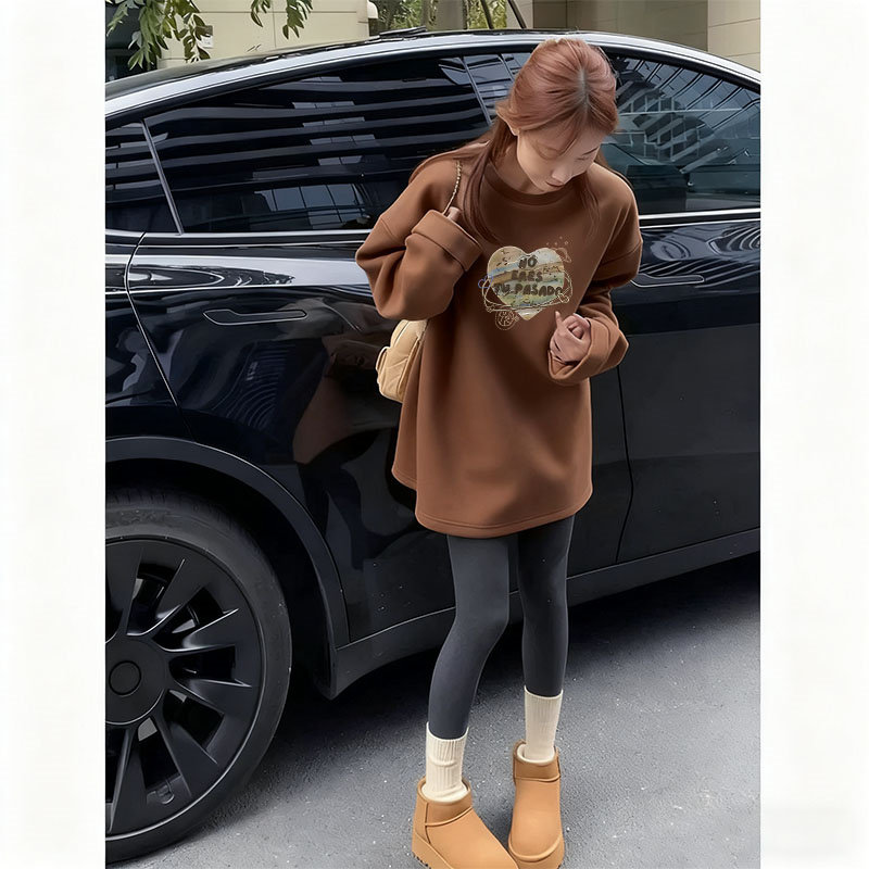 秋冬美式复古磨毛款宽松T恤女咖色显白长袖打底鲨鱼裤搭配的上衣,女装/女士精品,T恤,淘宝优惠券,粉丝福利购,淘宝优惠卷