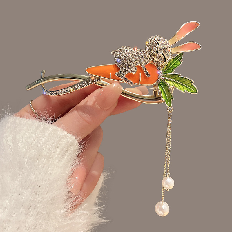 奥特莱斯可爱胡萝卜兔子扭扭夹春夏新款流苏珍珠发夹一字发扣