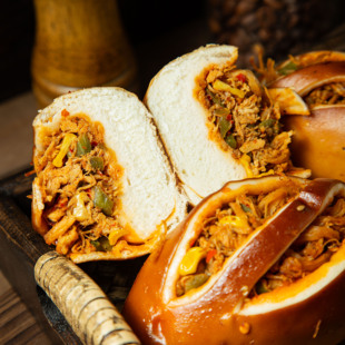 杏柠果新麻辣鸡丝手作碱水欧包面包健康早餐营养代餐网红下午茶