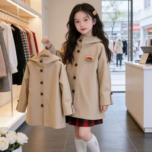 女童新款洋气韩版中长款春秋风衣外套2026年中大童学院风连帽大衣