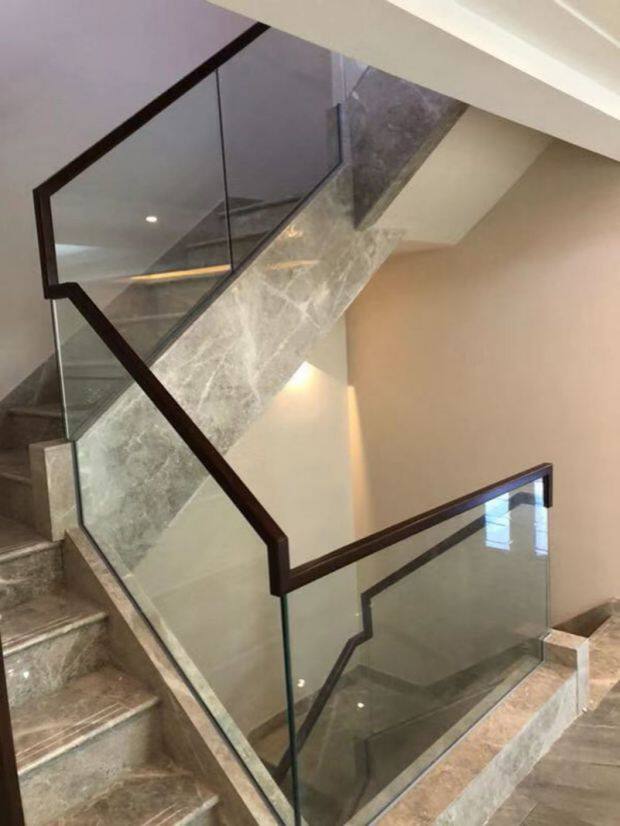 北京玻璃楼梯扶手装饰复式室内钢化栏杆i实木护栏定制别墅家用围