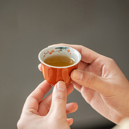矾红手绘松竹梅品茗杯