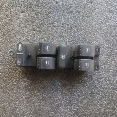 老款帕萨特左前升降开关，左前门玻璃升降器开关，拆车件