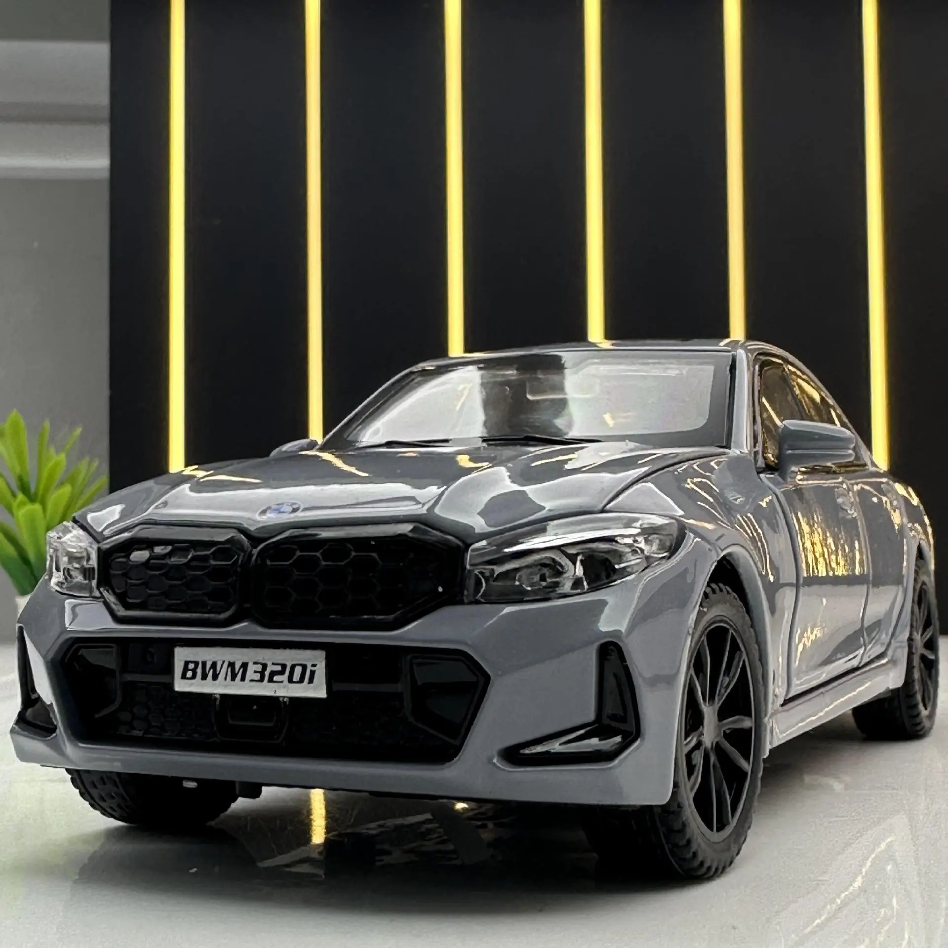 众源兴合金车模1:32宝玛320i灯光滑行玩具汽车音乐模型摆件防尘盒