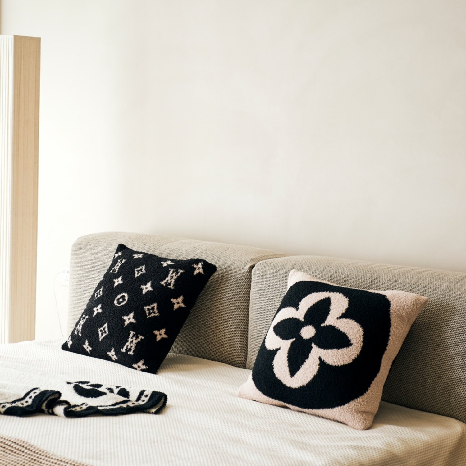 靠枕沙发客厅轻奢高级感半边绒抱枕复古风正方形枕套中古风床靠背,居家布艺,靠垫/抱枕,淘宝优惠券,粉丝福利购,淘宝优惠卷