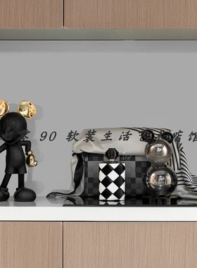 现代样板房别墅公寓门厅玄关柜软装饰品米奇迎宾黑白组合摆件陈设