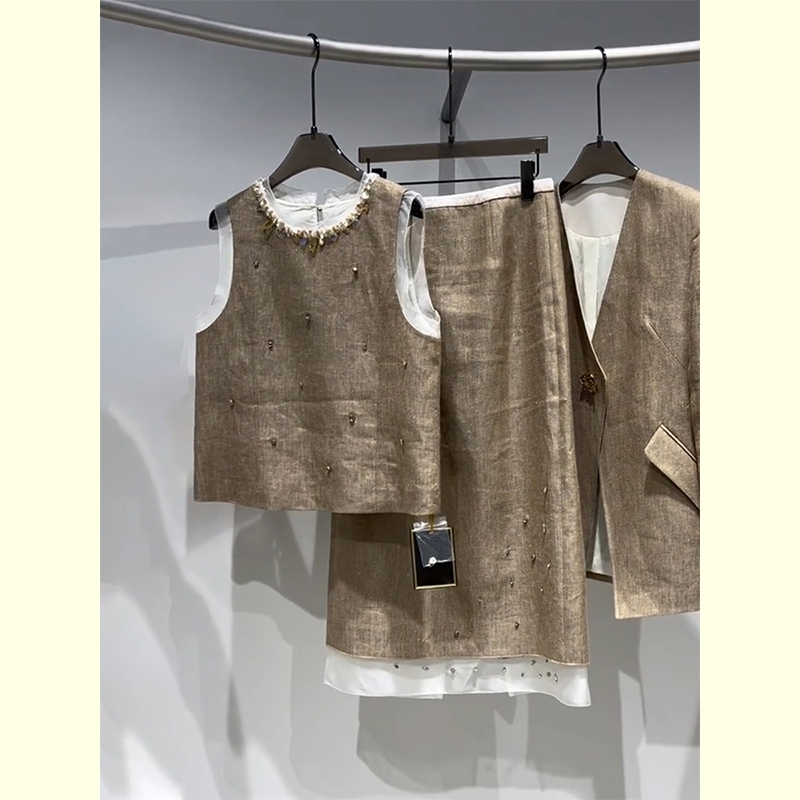 钉珠拼接撞色无袖背心裙子两件套