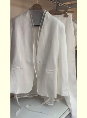 2026初夏新款高端气质干练白色假两件V领西装外套阔腿裤子套装女